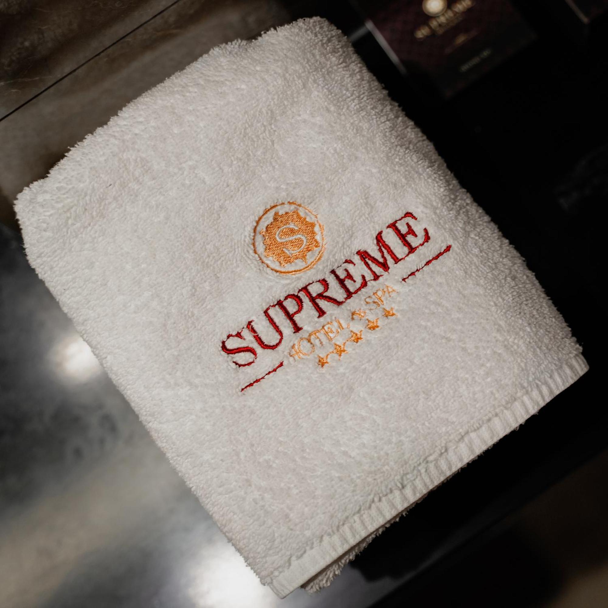 Supreme Hotel Golem  Exteriör bild